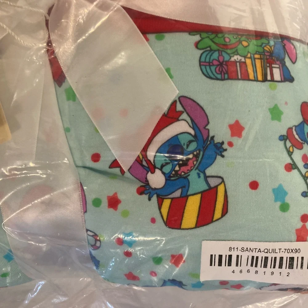 NWT Little Snuggles Christmas Lilo & Stitch Holiday Bamboo Blanket - 70 x 90
